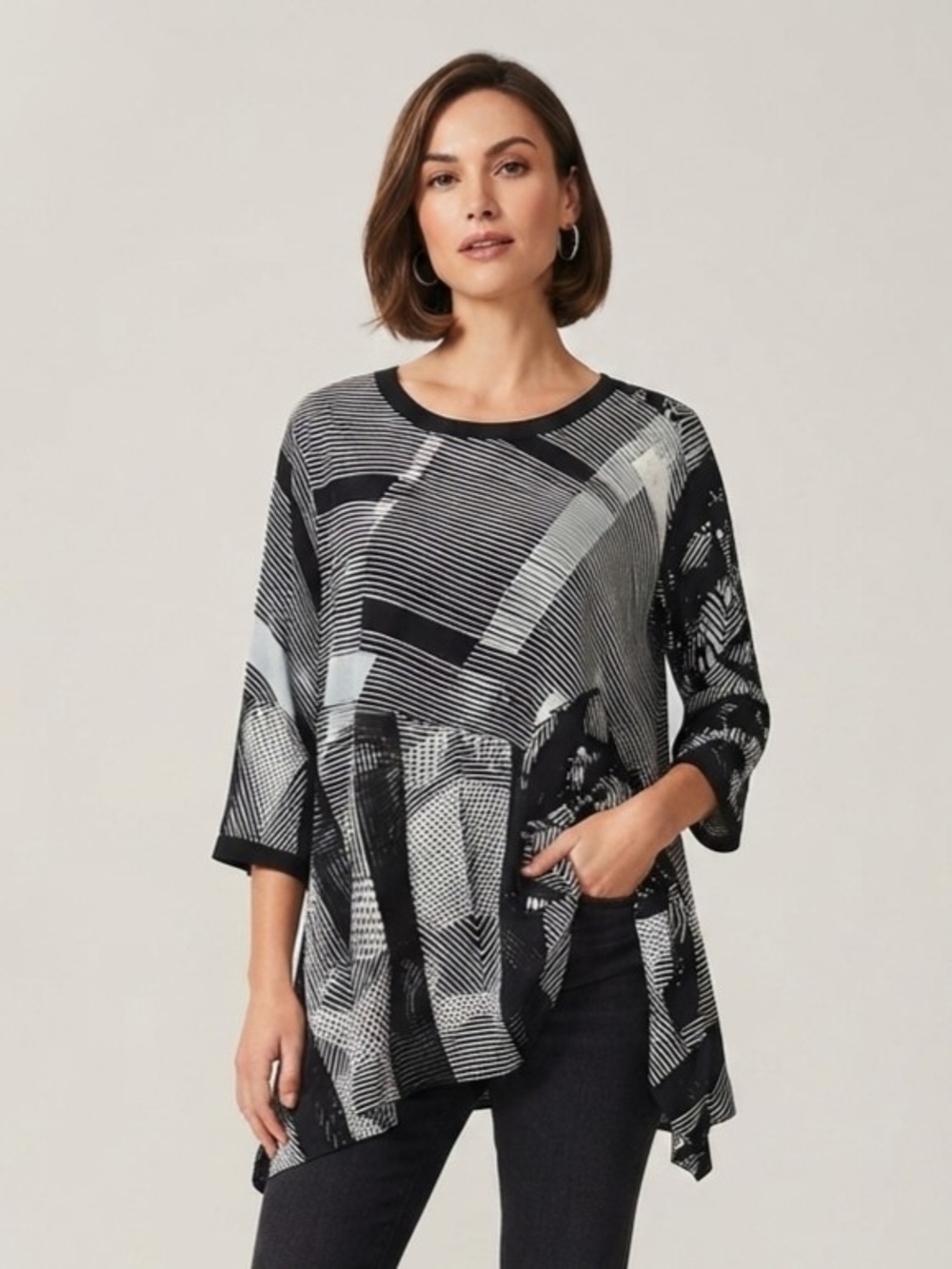 Blue Sky Black & White Graphic Asymmetric Tunic Size Large